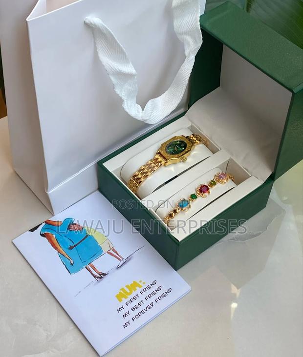 Gold Watch With Green Detail Gift Pack