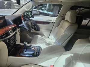 Lexus LX 2019 White