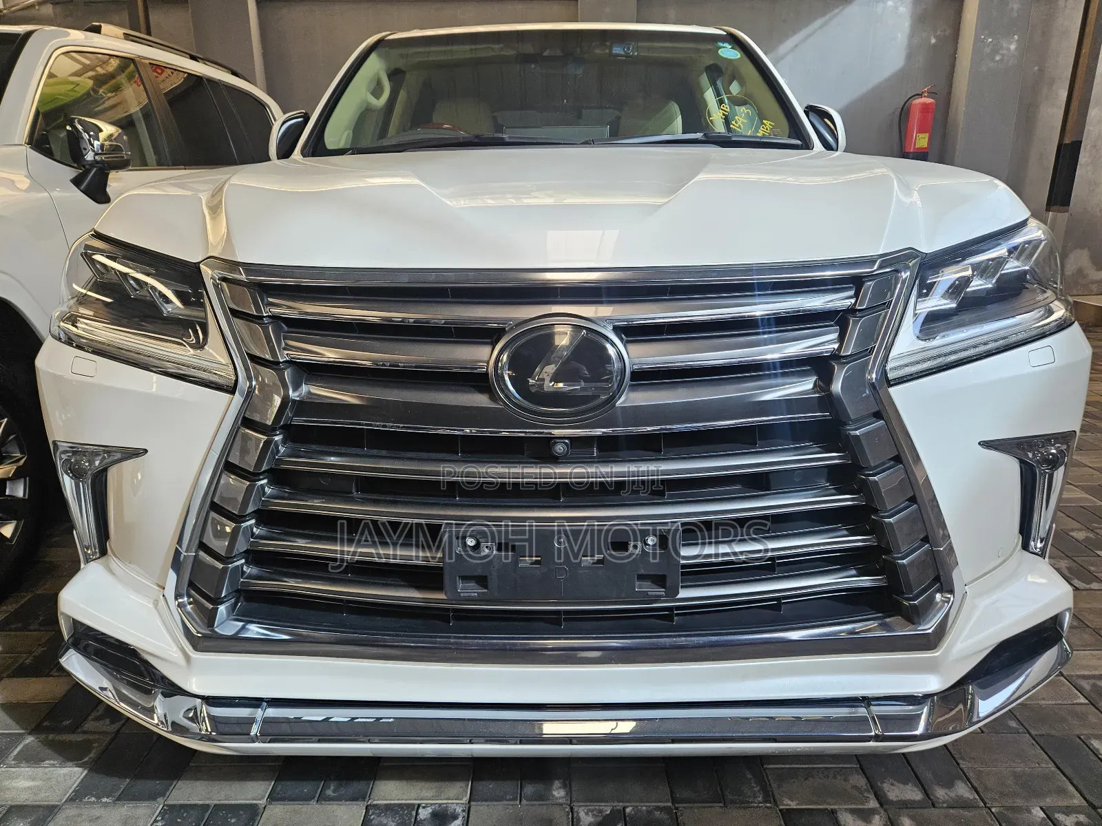 Lexus LX 2019 White