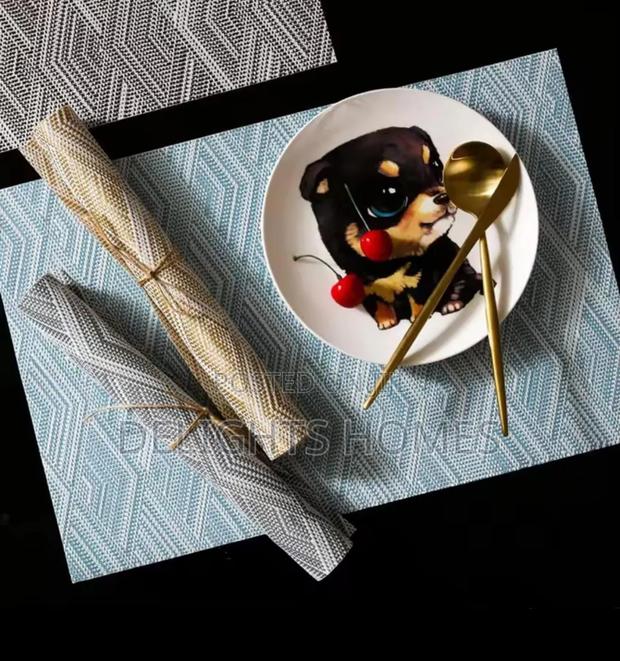 Table Mats _Nj - main view