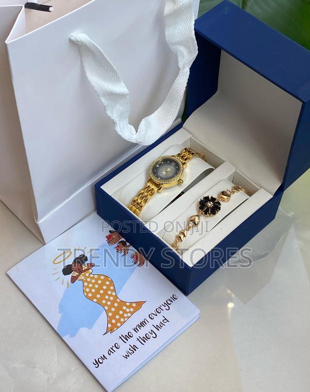 Gold Watch With Black Detail Gift Pack