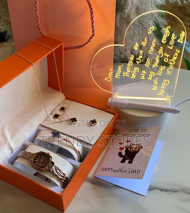 7 In 1 Mother's Day Gift Pack - main view