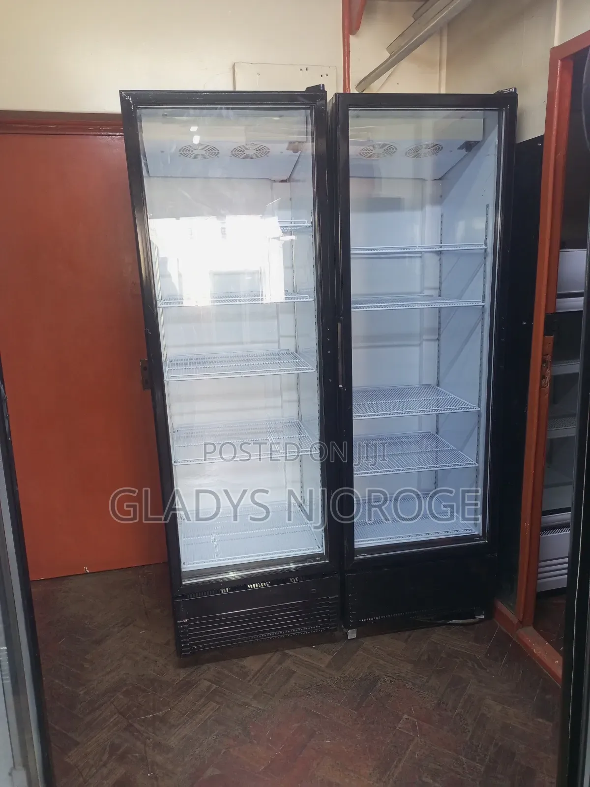 Neat $Suitable Display Fridge