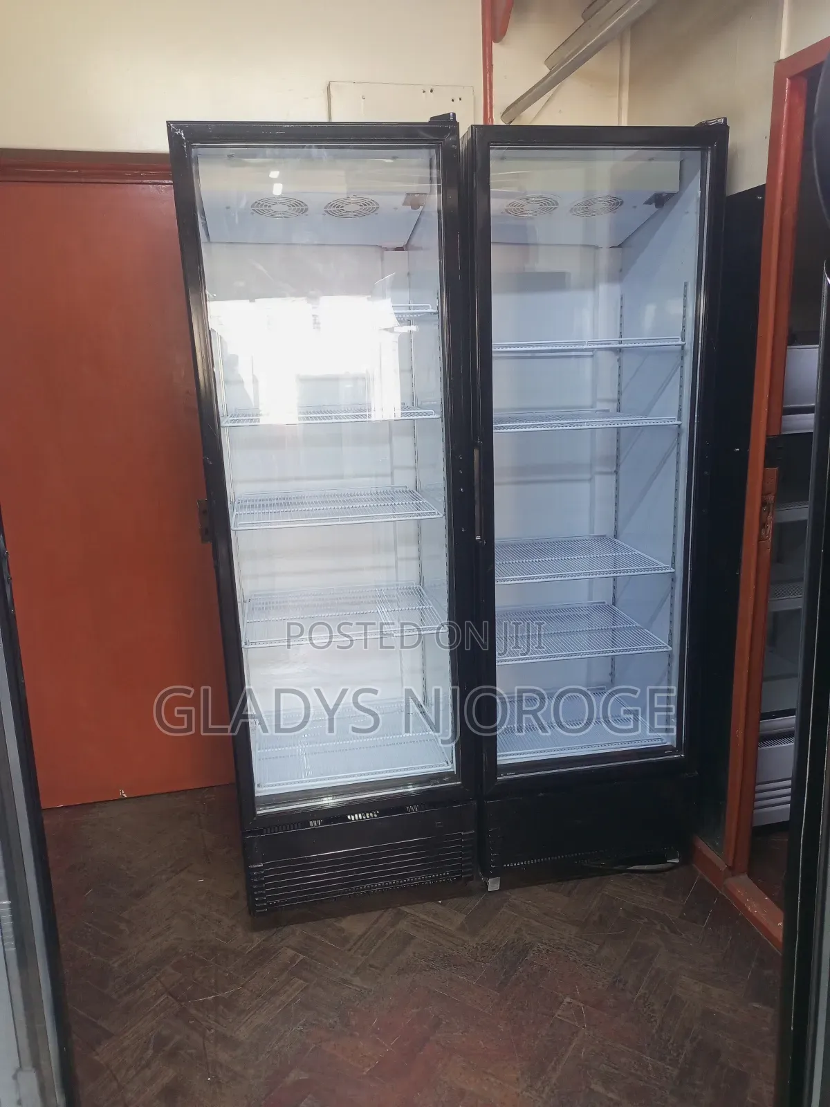Neat $Suitable Display Fridge
