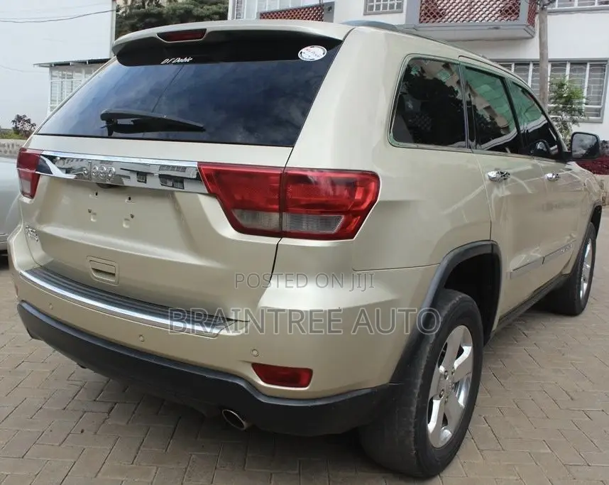Jeep Cherokee 2011 Gold