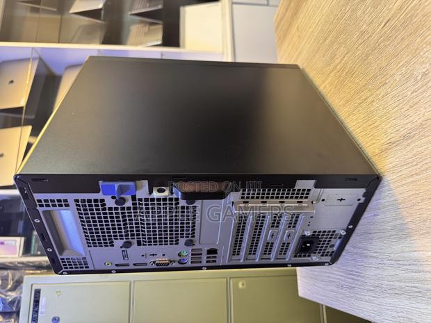 Desktop Computer Dell Optiplex 7090 12GB Intel Core I7 SSD 1T - thumbnail 4