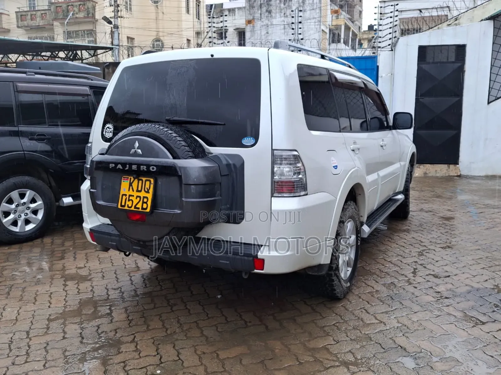 Mitsubishi Pajero 2017 White