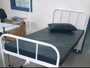 Local Hospital Bed With Heavy Duty Mattress