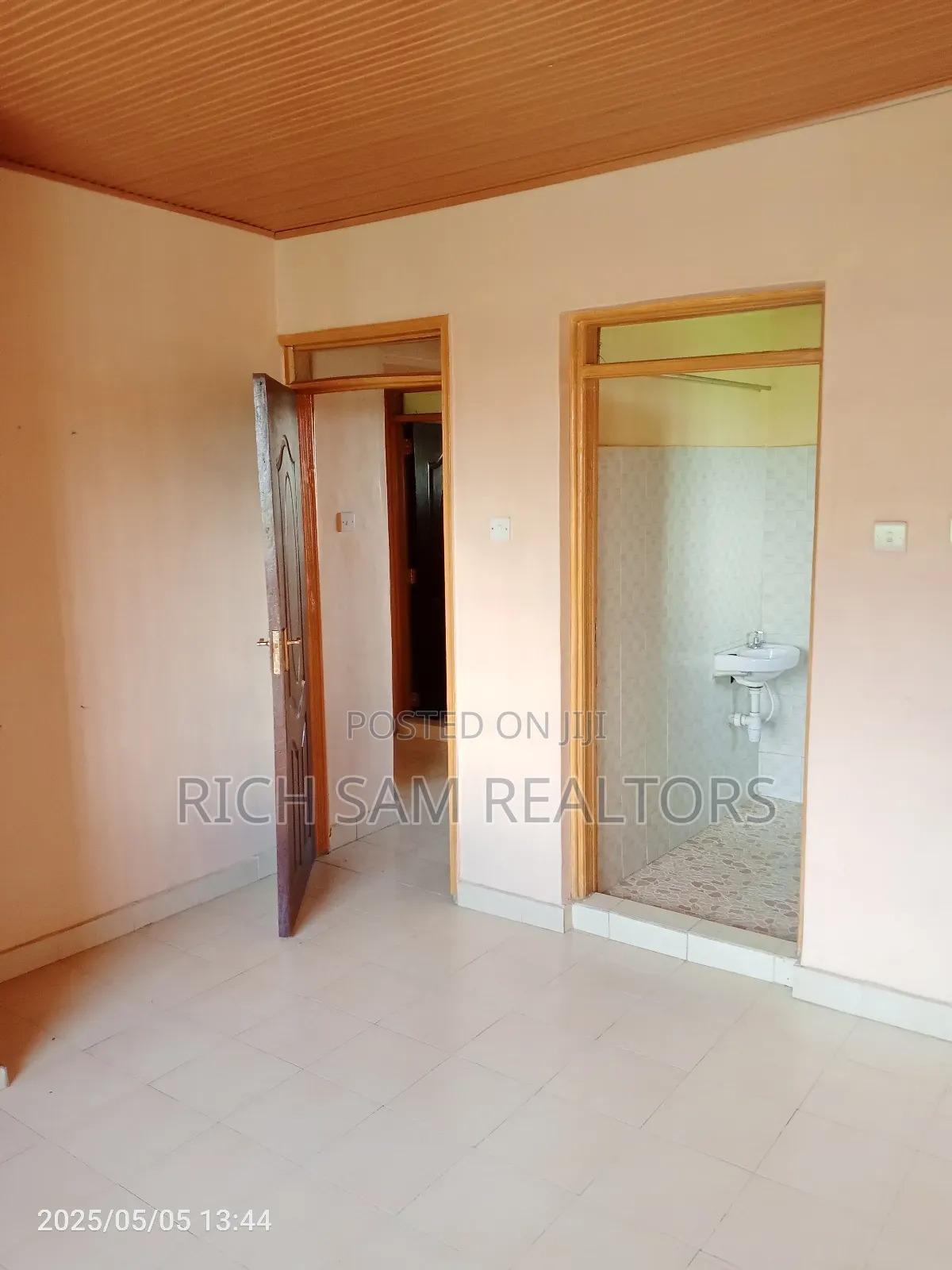 2bdrm Apartment in Kiamunyi, Menengai West for rent