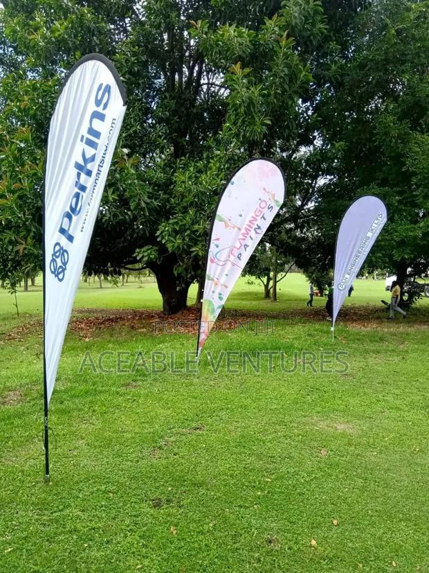 Portable Teardrop Banners - main view