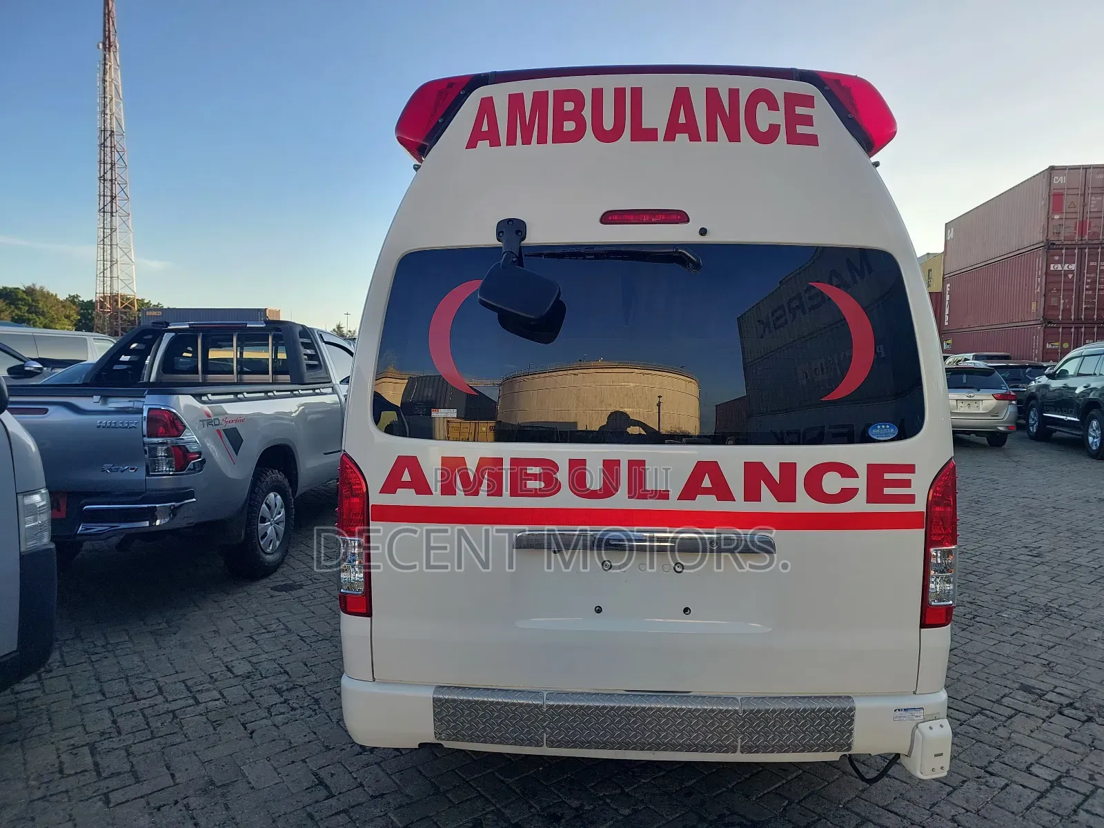 Toyota HiAce 2019 White