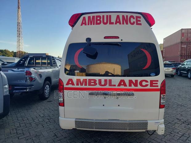Toyota HiAce 2019 White - thumbnail 7