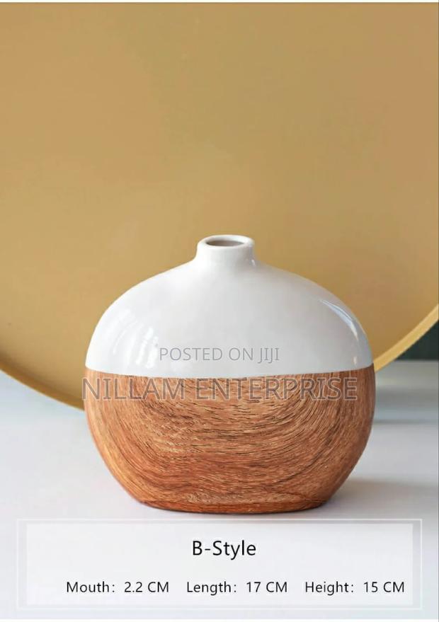 Plain Gold Ceramic Vases* - thumbnail 2