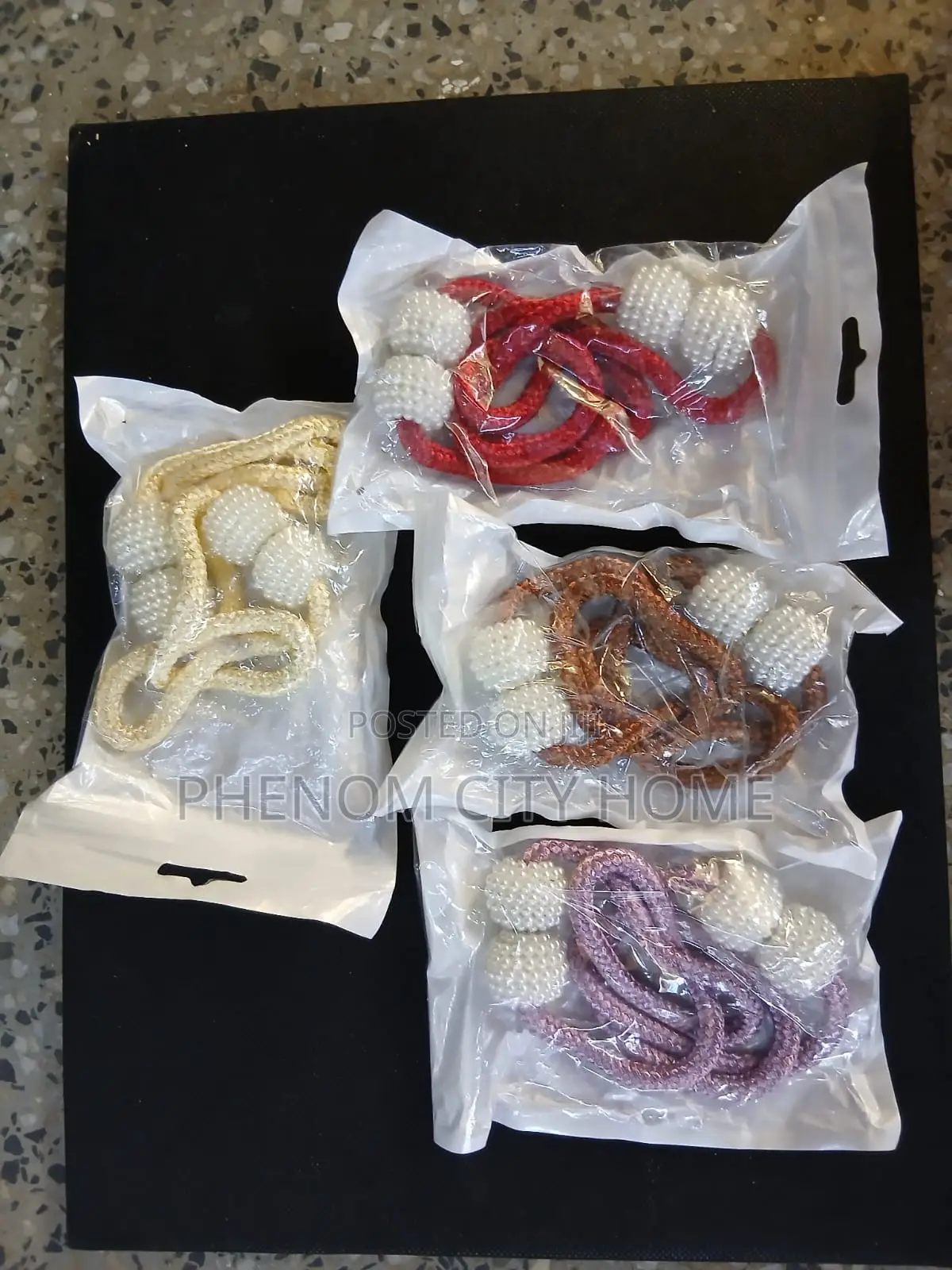 Simple Moden Curtain Hoders Available