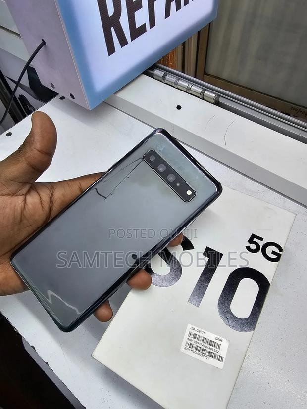 Samsung Galaxy S10 5G 256 GB Black - main view