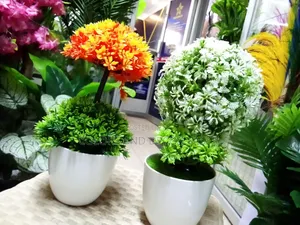Table Top Flowers Orange and White