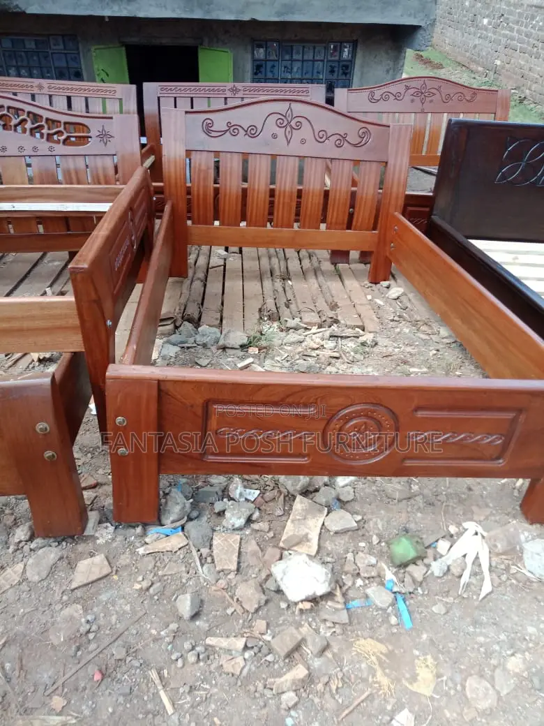 Elegant Pure Mahogany Bed Size 5*6