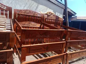 Pure and Luxurious Mahogany Bed Size 5*6 Feet