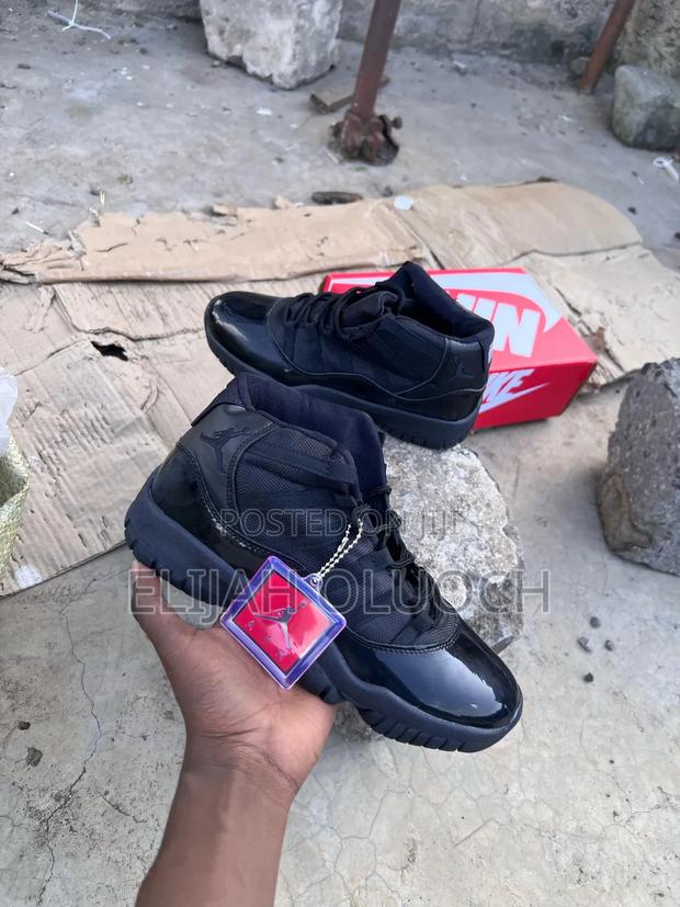 Jordan 11 High Black - thumbnail 3