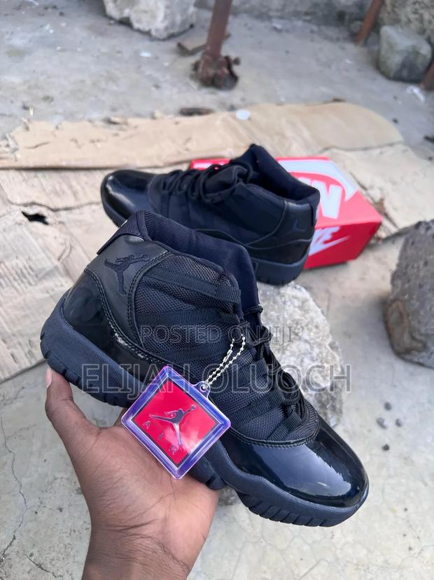 Jordan 11 High Black - thumbnail 4