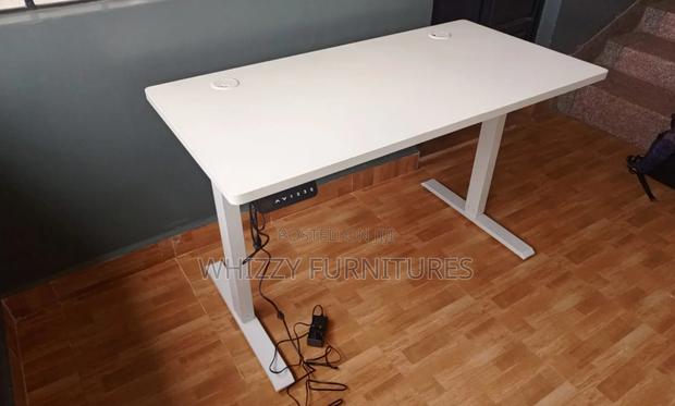 White Electric Desk Height Adjastable