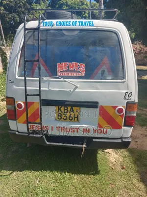 Nissan Caravan (Urvan) 2000 White