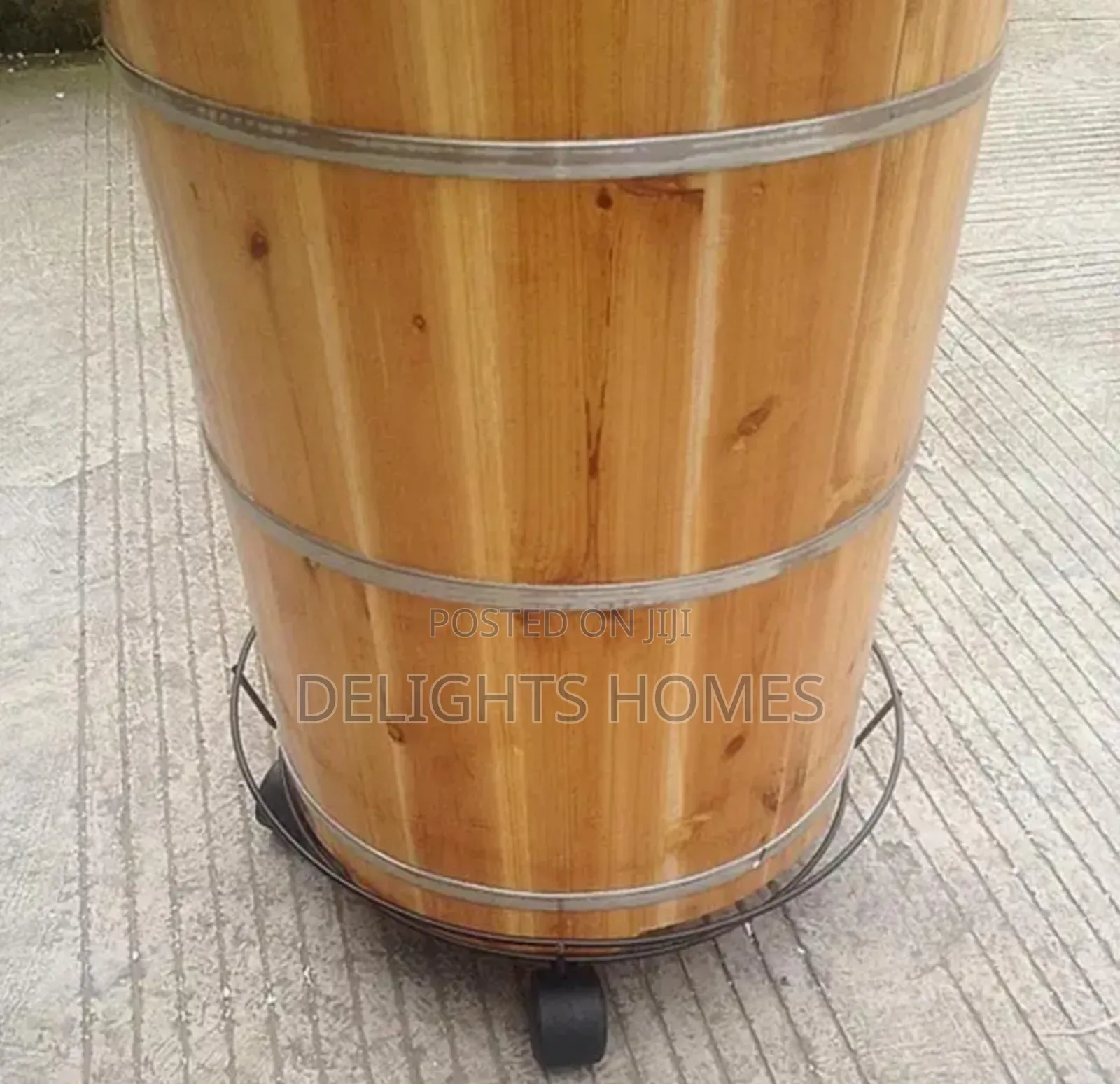Metallic Gas Cylinder Planter_car