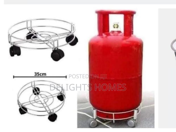 Metallic Gas Cylinder Planter_car