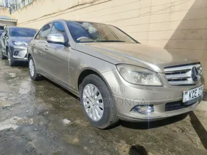 Mercedes-Benz C250 2009 Brown