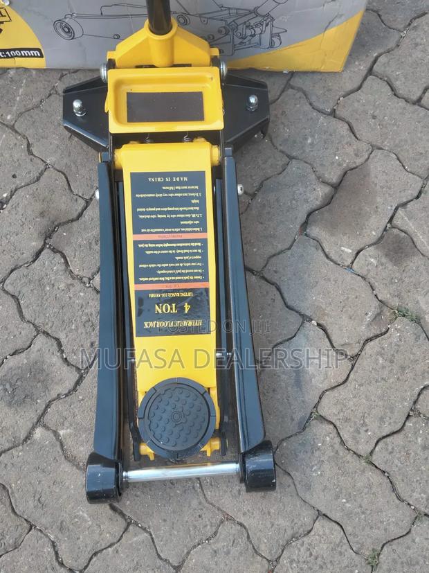 Brand New Horizontal Jack