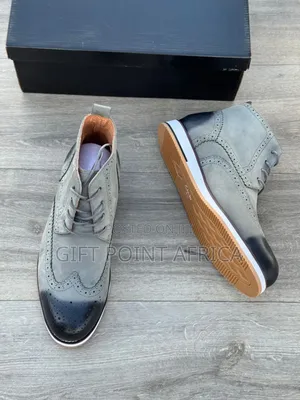 Official Leather Clarks Boots for Men (Suede)