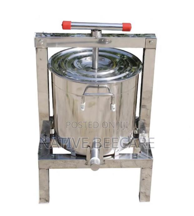 Enclosed Honey Press Machine