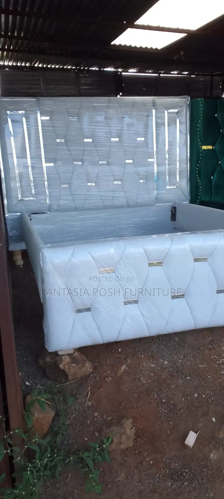 6*6 Diamond-Tufted White King Bed With Chrome Detailing