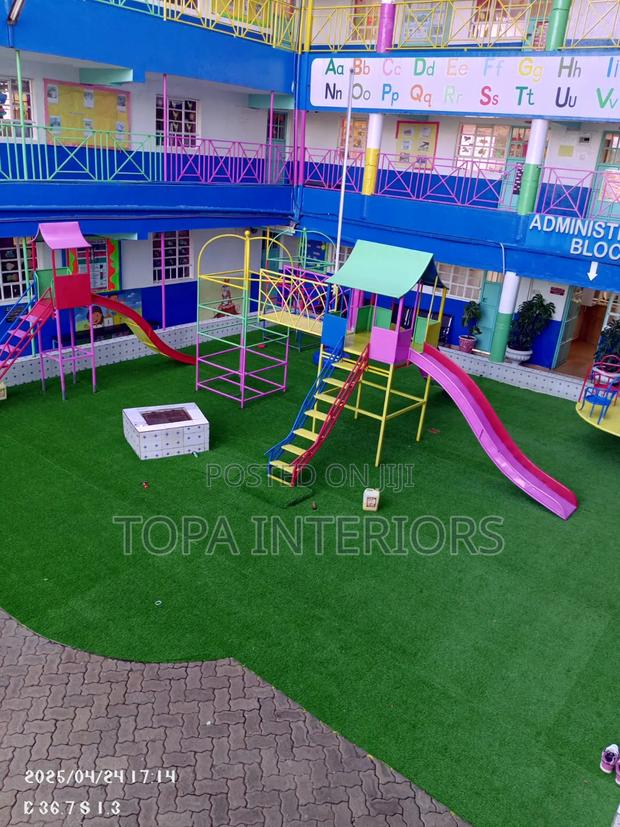 School Kids Playground Kid Friendly Artificial Grass Carpets