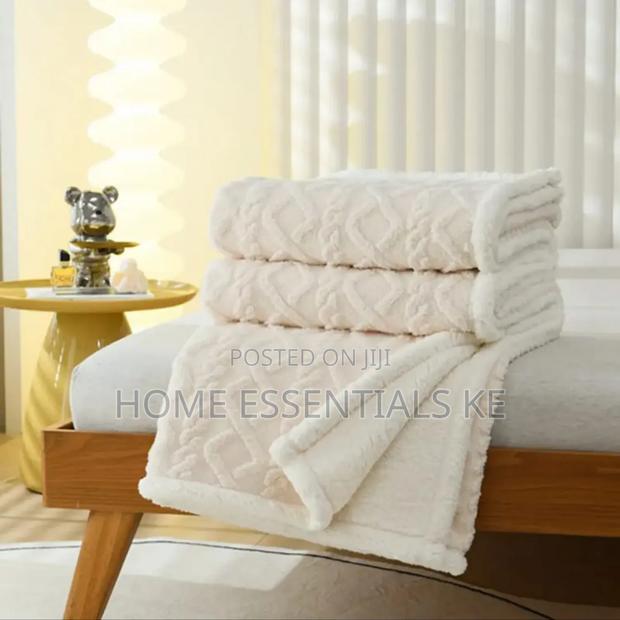 *Sherpa Throw Blankets 200cm by 230cm - thumbnail 7