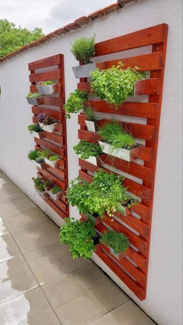 Wall Garden Planter - main view