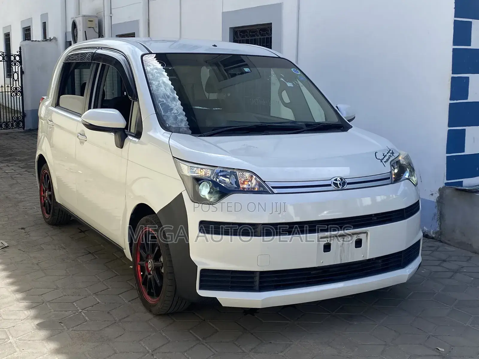 Toyota Spade 2018 White