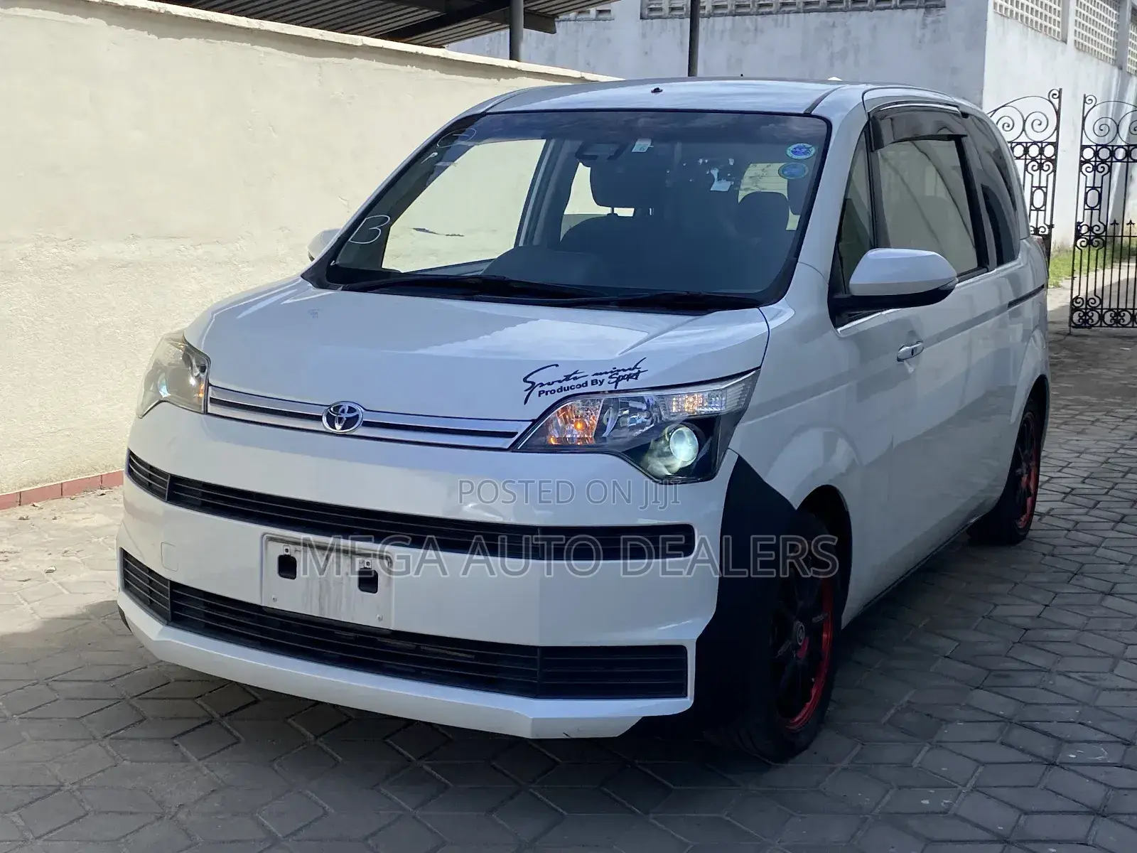 Toyota Spade 2018 White