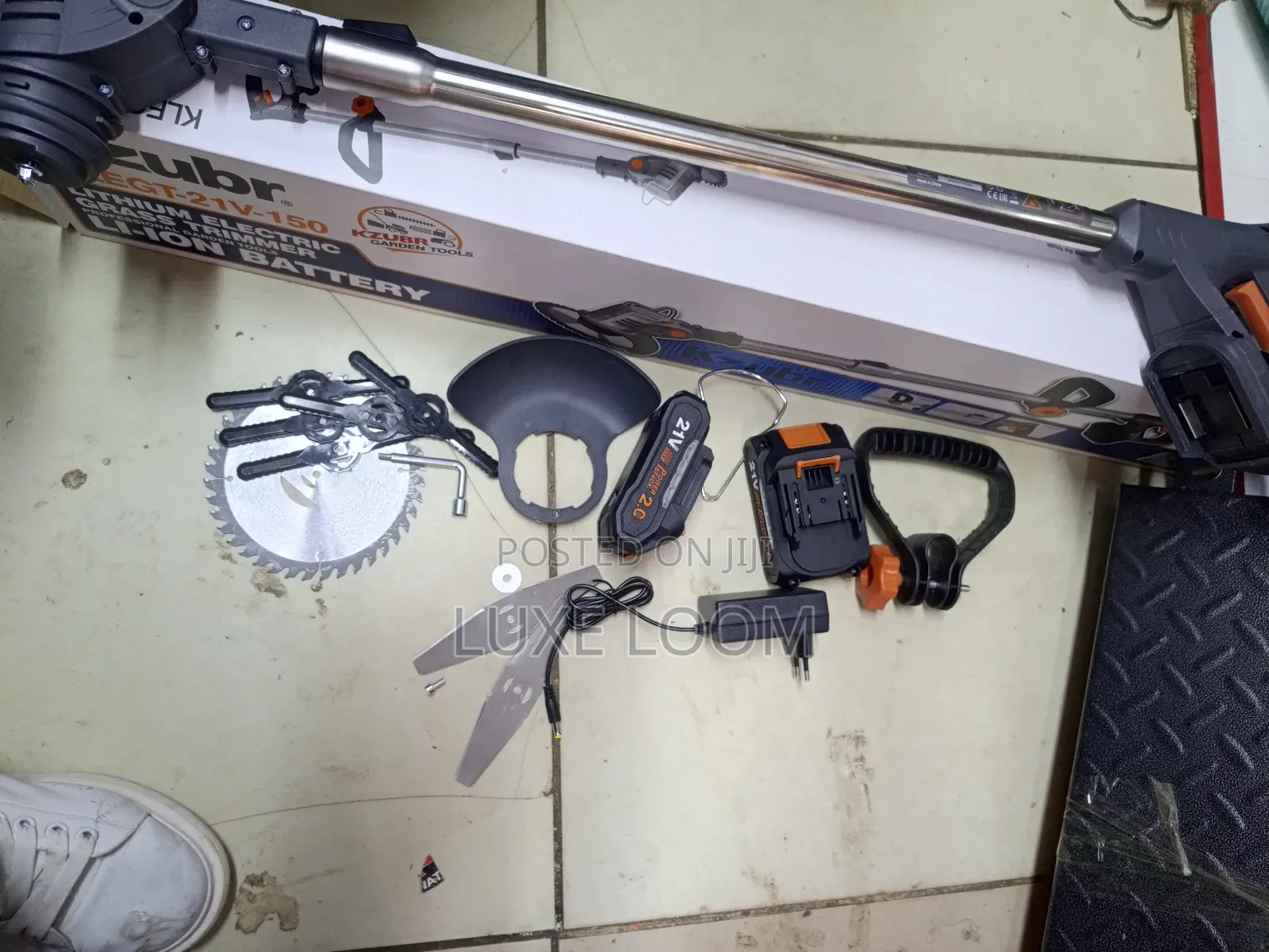 Kzubr Rechargeable Brush Cutter / Cordless Brush Cutter