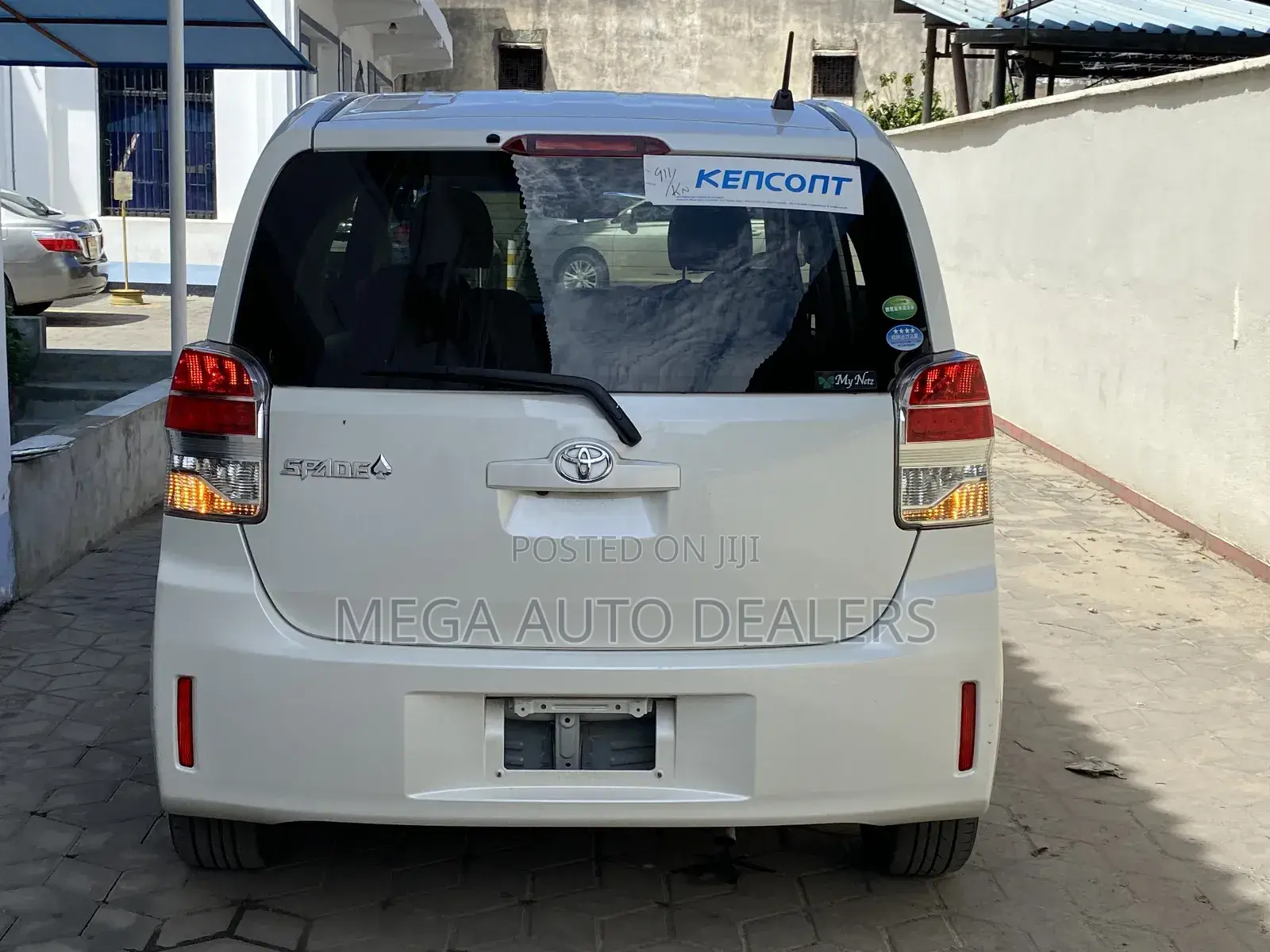 Toyota Spade 2018 White