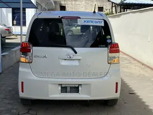 Toyota Spade 2018 White