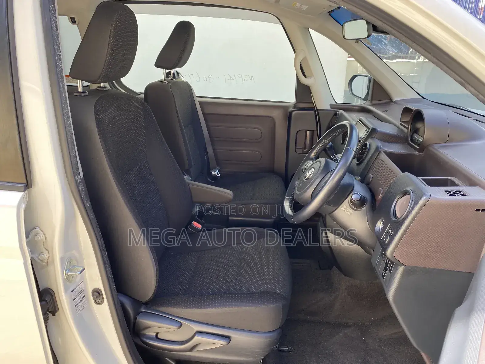 Toyota Spade 2018 White