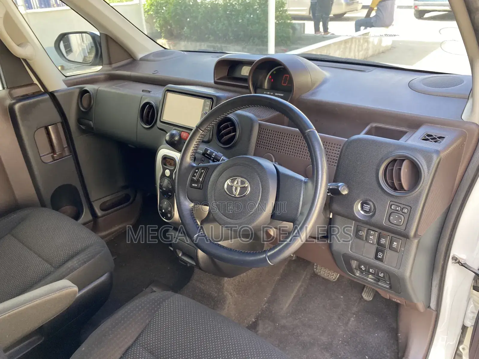 Toyota Spade 2018 White