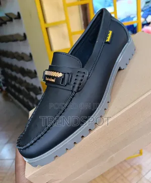 Clarks Lofas