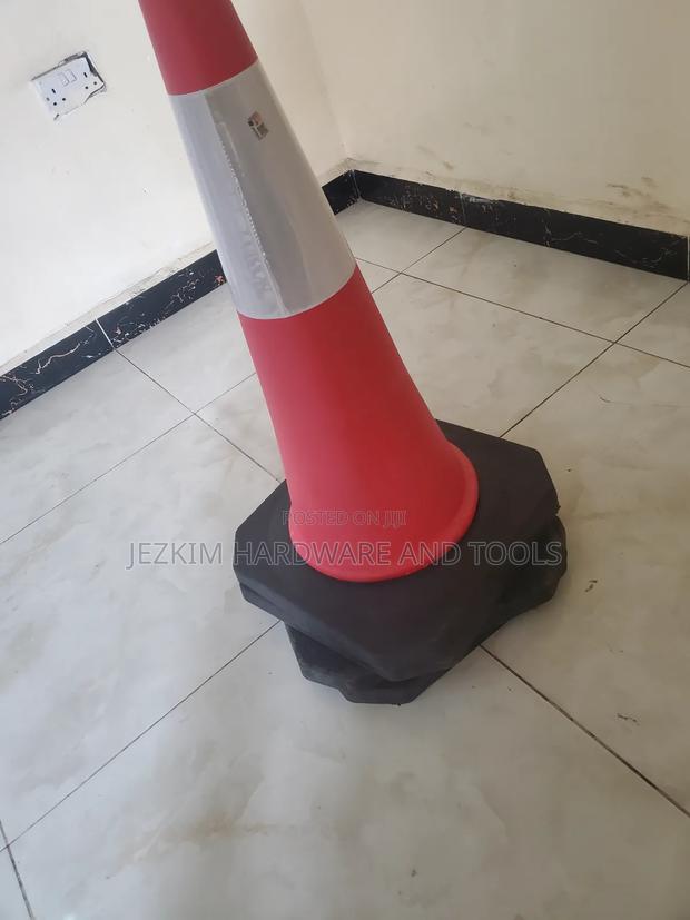 Traffic Cones 75cmtrs - thumbnail 3
