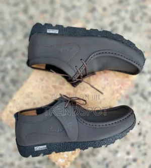 Clarks Wallabis