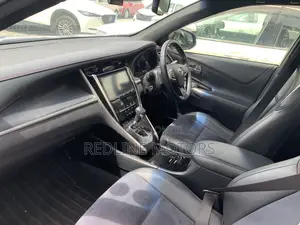 Toyota Harrier 2.0 4WD 2018 Blue