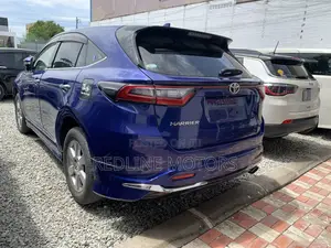 Toyota Harrier 2.0 4WD 2018 Blue