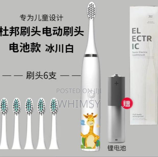 Smart Kids Toothbrush With 7 Replaceable Heads - thumbnail 3