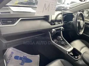Toyota RAV4 2019 Blue